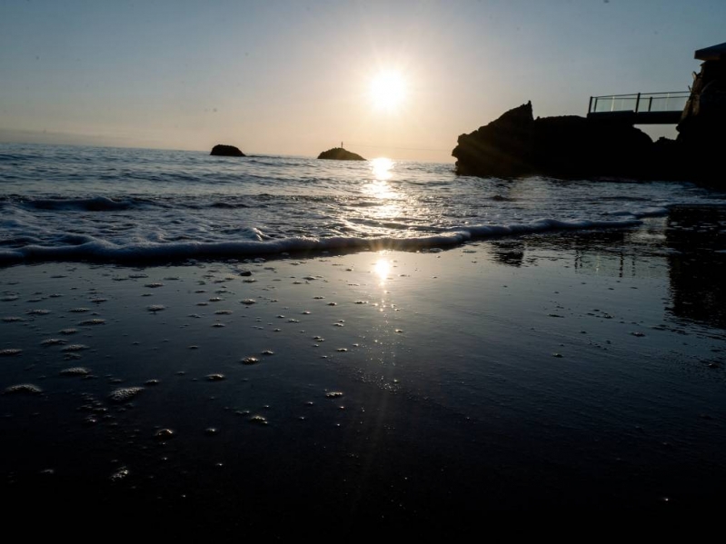 Black Rocks Beach